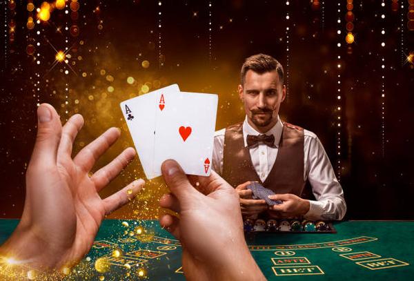 Important Features to Check Before Using casino trực tuyến uy tín