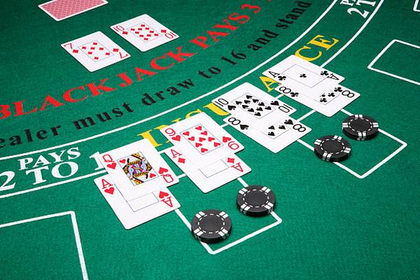 Discovering Popular Slot Features on a Singapore online casino Website
